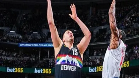 “芮乃伟坚持规则，婉拒对手让步，坚持认输决定”