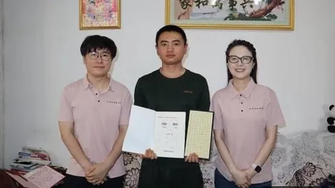 2026年汽车南方（516840）解析：开盘微涨，比亚迪小跌，赛力斯持平